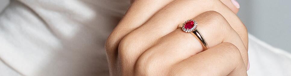 Engagement rings with ruby and diamond