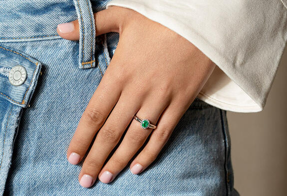 Engagement rings with emerald and diamond