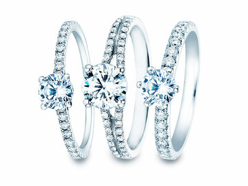 Pavé rings – noble Pavé with big center stone