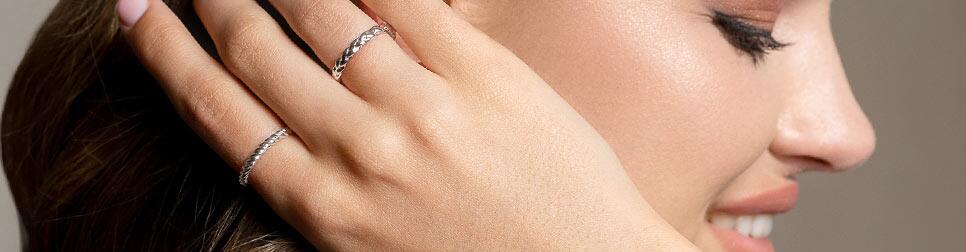 Rings without gemstones for men and women