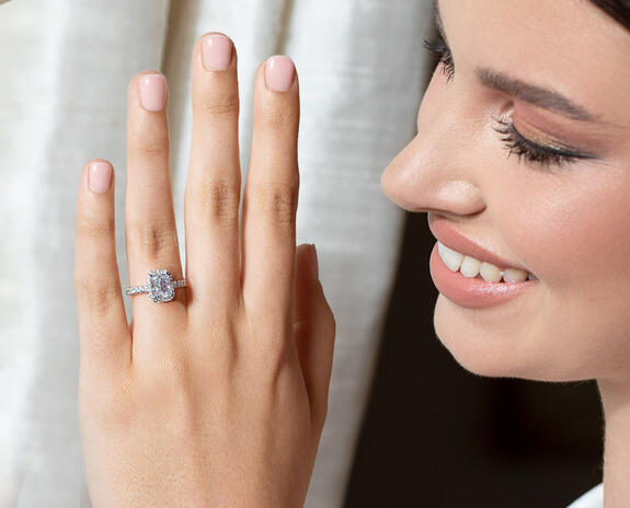 Halo-rings with diamond and sparkling Pavé
