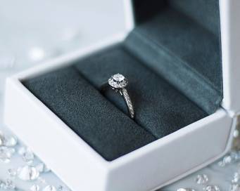 Diamantringe handgefertigt in hochwertiger Verpackung online kaufen
