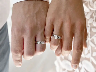 Wedding rings that match with engagement ring