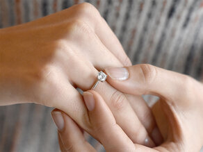 Engagement ring Classic 4 in 9K white gold with lab-grown diamond 1.00ct E/VS