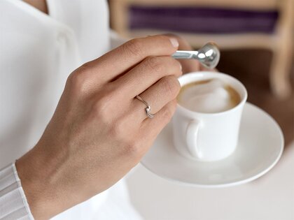 Engagement ring Twist Petite in 14K yellow gold with diamond 0.09ct G/SI