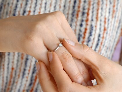 Engagement ring Melody in 9K white gold with diamond 0.25ct H/SI