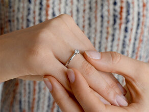 Engagement ring Melody in platinum