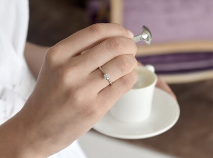Engagement ring Spirit in 9K white gold with diamond 0.50ct H/SI