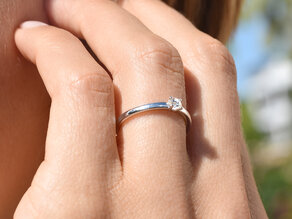 Engagement ring Modern Petite