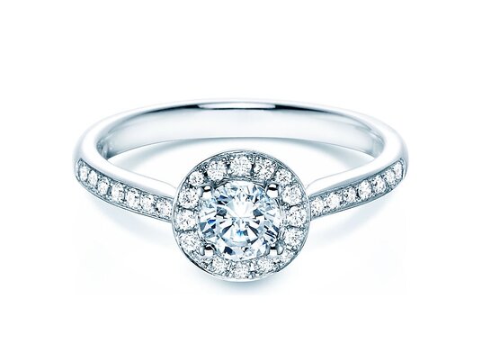 Engagement ring Halo Classic