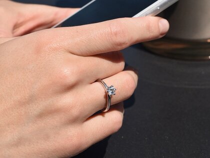 Engagement ring Classic 6 in 18K white gold with diamond 0.50ct H/SI
