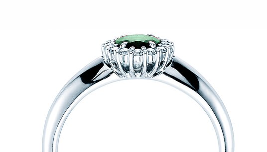 Engagement ring Windsor in 9K white gold with emerald 0.60ct and diamonds 0.12ct