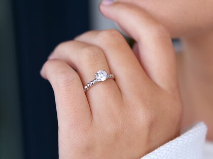 Engagement ring Classic Beads in 14K white gold with lab-grown diamond 0.75ct E/VS