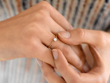 Engagement ring Devotion in 14K rosé gold with lab-grown diamond 0.25ct E/VS