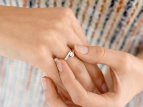Engagement ring Twist in platinum 950/- with lab-grown diamond 0.50ct E/VS