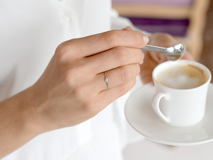 Birthstone ring Vivid Petite April in 9K white gold with diamond 0.08ct and diamonds 0.02ct