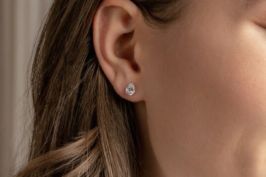 Ear studs Diamond Drop
