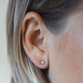 Ear studs Eternal in 14K white gold with diamonds 0.10ct G/SI