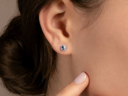Earrings Jolie in 14K white gold with sapphires 0.50ct and diamonds 0.08ct
