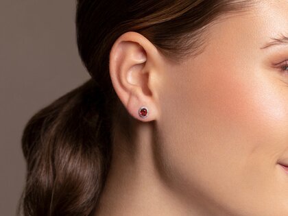 Earrings Windsor in 14K white gold with rubies 1.20ct and diamonds 0.10ct