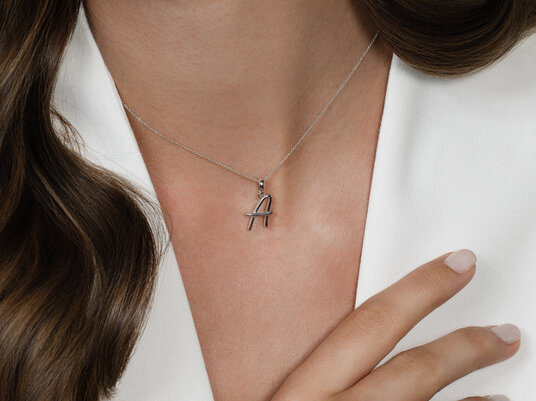Letter pendant Dalí