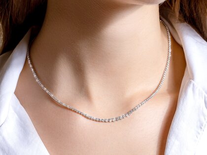 Tennis-Necklace Classic in 18K white gold with diamonds 2.97ct