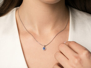 Pendant Windsor in 14K white gold with sapphire 0.60ct and diamonds 0.12ct