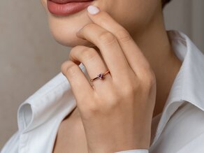 Birthstone ring Classic 4 January in 14K yellow gold with garnet 0.10ct