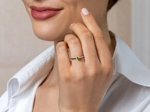 Birthstone ring Classic 4 August