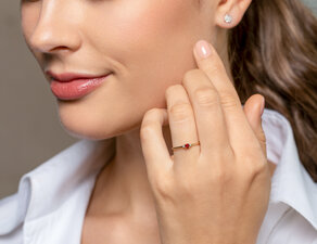 Birthstone ring Vivid Petite July in 9K white gold with ruby 0.11ct and diamonds 0.02ct