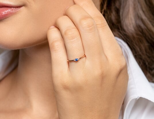 Birthstone ring Vivid Petite September in 14K white gold with sapphire 0.10ct and diamonds 0.02ct