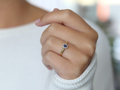 Engagement ring Jolie in 14K yellow gold with sapphire 0.25ct and diamonds 0.06ct