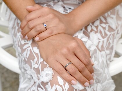 Engagement ring Jolie in 18K white gold with sapphire 0.25ct and diamonds 0.06ct