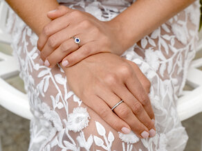 Engagement ring Lovely in 14K white gold with sapphire 0.25ct and diamonds 0.25ct
