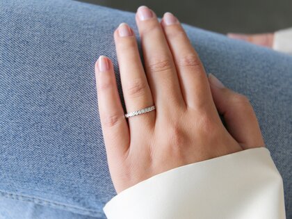 Engagement ring Balance in 9K white gold with diamonds 0.50ct G/SI
