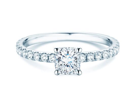 Engagement ring Classic 4 Cushion Pavé