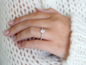 Engagement ring Cushion Pavé in 14K white gold with lab-grown diamonds 1.22ct E/VS