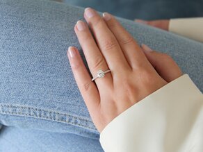 Engagement ring Cushion Pavé in 14K white gold with lab-grown diamonds 1.22ct E/VS