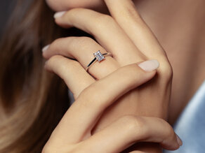 Engagement ring Emerald Cross in 9K white gold with lab-grown diamond 0.50ct E/VS