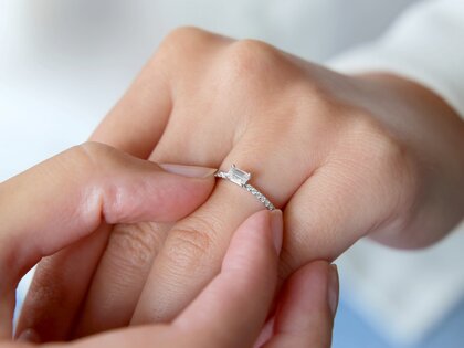 Engagement ring Emerald-Cut in 14K white gold with diamonds 0.51ct G/VS