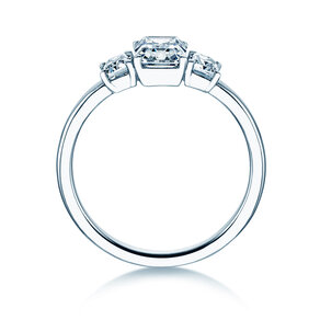 Engagement ring Emerald Eden in 9K white gold with lab-grown diamonds 0.46ct E/VS