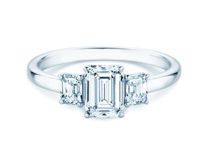 Engagement ring Emerald Eden in 9K white gold with lab-grown diamonds 0.46ct E/VS