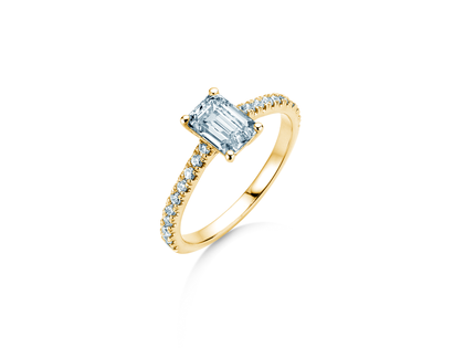 Engagement ring Emerald Pavé in 9K yellow gold with lab-grown diamonds 1.82ct E/VS