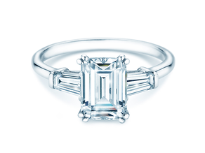 Engagement ring Emerald Tapered Baguette Lab-grown diamond