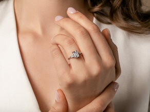 Engagement ring Emerald Tapered Baguette Lab-grown diamond