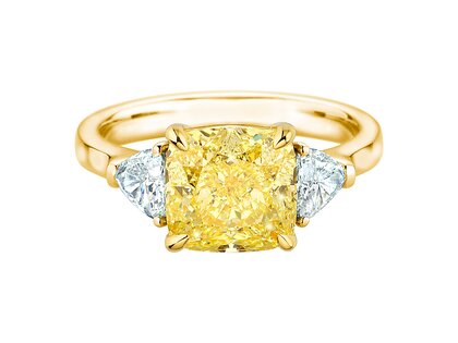 Engagement ring Fancy Yellow Trillion Radiance in 14K yellow gold with diamonds 4.20ct G/SI