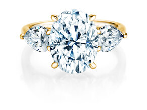 Engagement ring Oval Pear Cut in 9K yellow gold with lab-grown diamonds 0.49ct E/VS