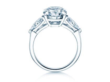 Engagement ring Oval Pear Cut in 14K white gold with lab-grown diamonds 0.82ct E/VS
