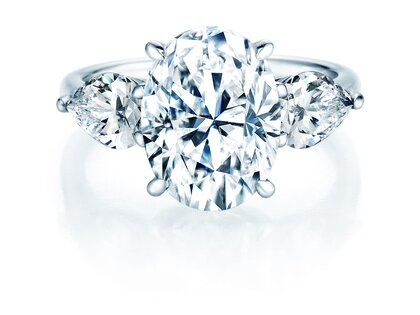 Engagement ring Oval Pear Cut in 14K white gold with lab-grown diamonds 0.82ct E/VS