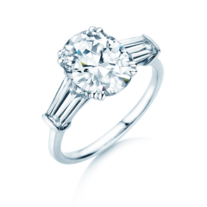 Engagement ring Oval Tapered Baguette in 14K white gold with lab-grown diamonds 0.41ct E/VS